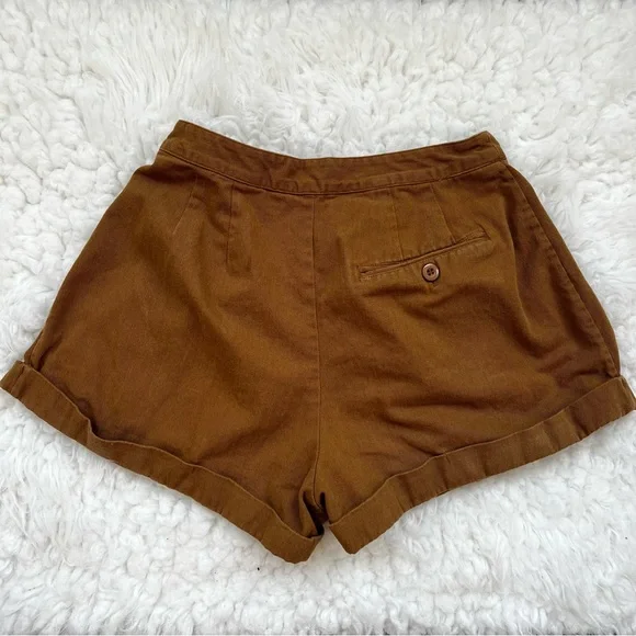 Doen Raelyn Shorts in Boscage - Picture 6 of 7